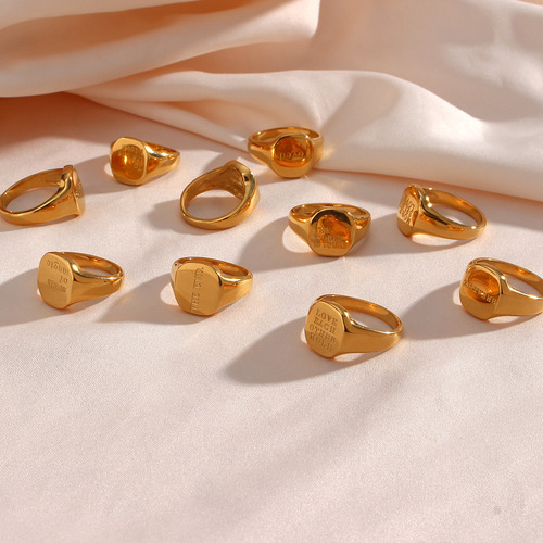 Joyas Chapadas En Oro De 18 Quilates Con Anillo Con Letra In