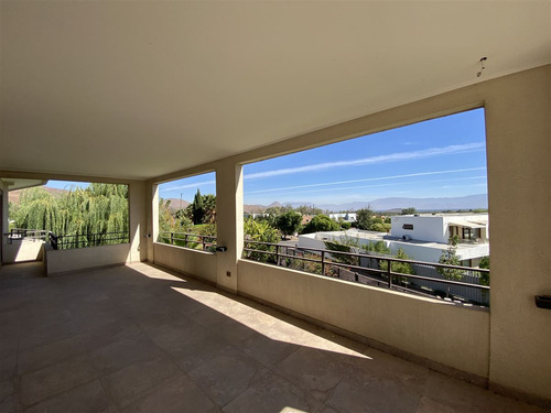 Casa En Venta De 4 Dorm. En Colina