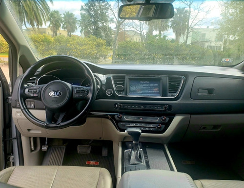 Kia Carnival Ex 2.2 At Crdi 7 Asientos Gris 5p Premium 2017