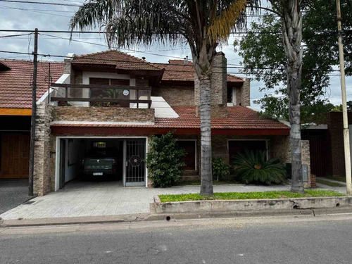 Casa En Venta En Pergamino Con Pileta