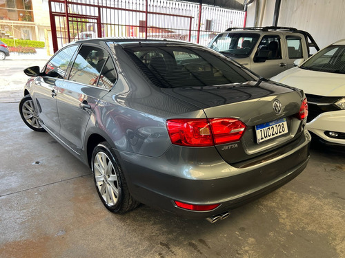 Volkswagen Jetta 2.0 Comfortline Flex 4p Automática