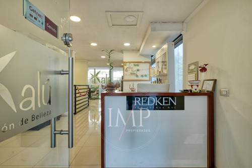 Amplio Local Comercial En Providencia