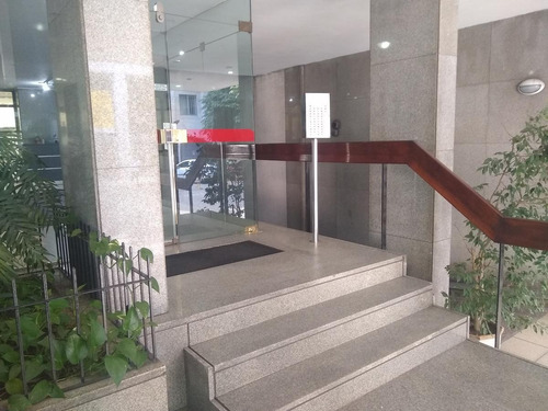Imagen 18 de 21 de Oficina En Tribunales. Apto Vivienda
