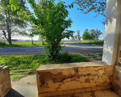 Casa En Venta - 2 Dormitorios 1 Baño - Cochera - 725mts2 - Mechita