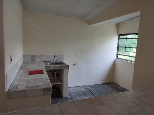 Imagen 4 de 11 de Casa Sola Con Terreno
