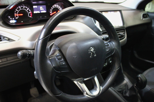 Peugeot 208 1.6 Allure