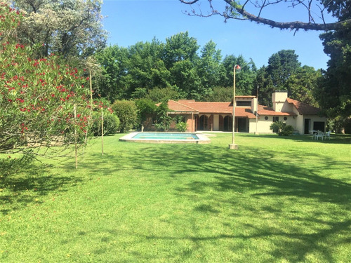 Imagen 2 de 14 de Pilar - Robles Del Monarca - Venta Retasada!! Casa En Amplio Terreno -