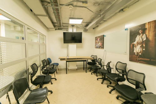 Oficina En Arriendo/venta En Centro Internacional. Cod A1002170