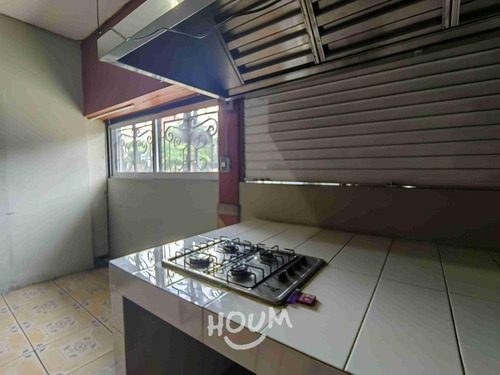 Casa En Guadalajara Centro, Guadalajara Con 5 Recámaras, 350 M², Id: 138533