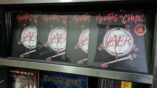 Imagem 4 de 4 de Lp Slayer Haunting The Chapel Red/white Lacrado Frete Grátis