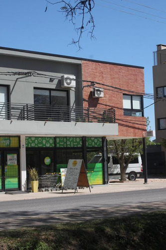 Salon Nueva Zona Universitaria Reconquista