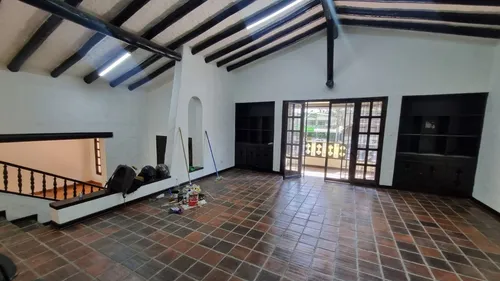 Casa Local Independiente Ubicada Entre Glorieta De Colombia Y Estacion Floresta