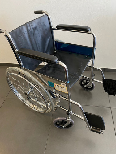 Imagen 4 de 6 de Silla De Ruedas De Acero Plegable 1 Año De Garantía