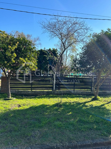 Lote De 10x30 En Calle 43 E/ 26 Y 30 De Verónica, Partido De Punta Indio