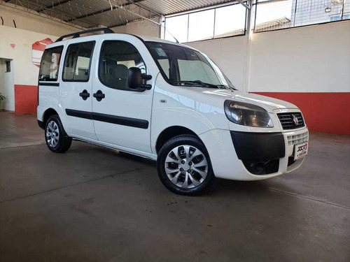 Imagem 2 de 9 de Doblo Essence 1.8 Flex 7 Lugares 2019/2020