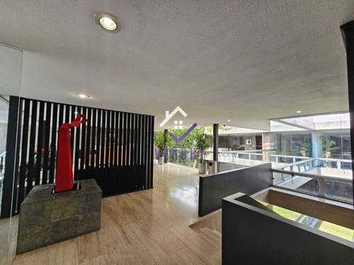 Lomas De Chapultepec, Extraordinaria Casa Con Uso De Suelo E