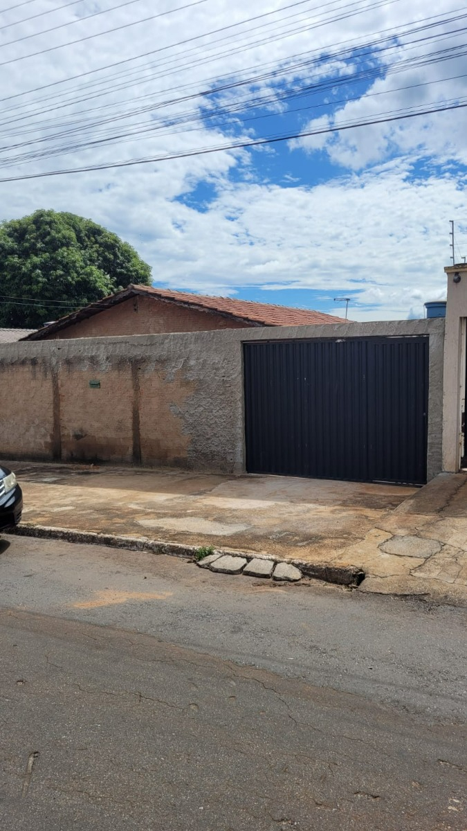 Captação de Casa a venda no bairro NONE, Trindade, GO