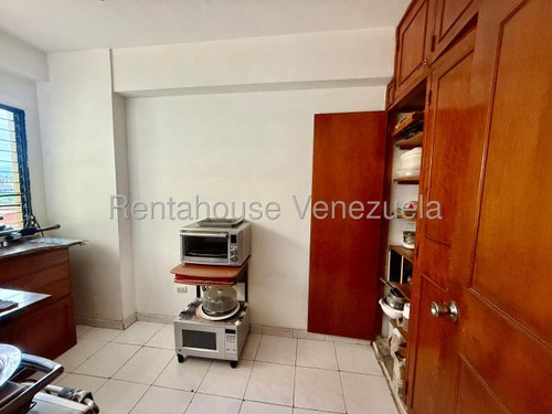 #*25-21102 Oportunidad De Inversión En El Corazón Del Triángulo Del Este: Adquiera Este Estratégico Apartamento Con Un Potencial Ilimitado Para Adaptarlo Completamente A Su Gusto. Adelaida Armeya