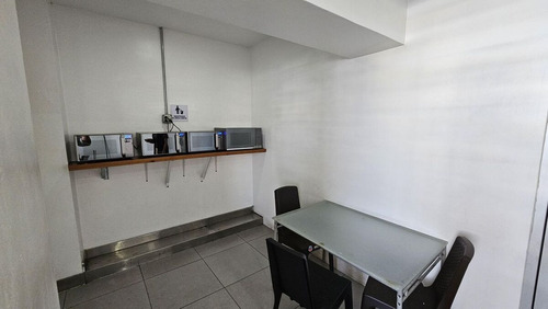 Local En Alquiler En 1er Nivel De Plaza Comercial En Naco, Santo Domingo, 275m2