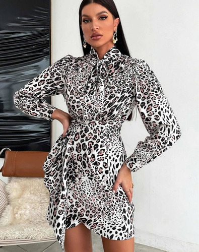 Vestido Con Cinturón Con Estampado De Leopardo Talla Mediana