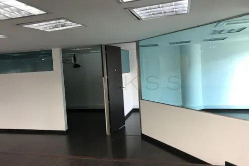 Oficina En Arriendo/venta En Chico Norte. Cod A3435