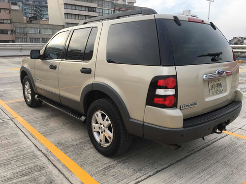 Ford Explorer 4.0 Xlt V6 4x2 Mt 2006