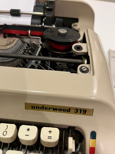 Underwood 319 Maquina De Escribir. España. Pica (Usado)