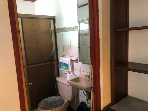 Imagen 2 de 10 de Dormitorio Amueblado Con Baño Privado Y Servicios Incluidos