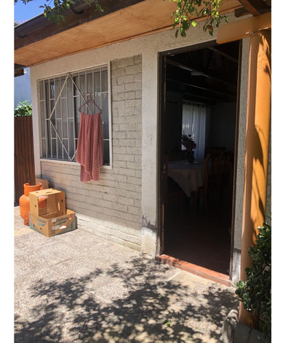 Vende 2 Casas Total 6 Dorm, 3 Baños, 2 Cuadras Metro El Bosq