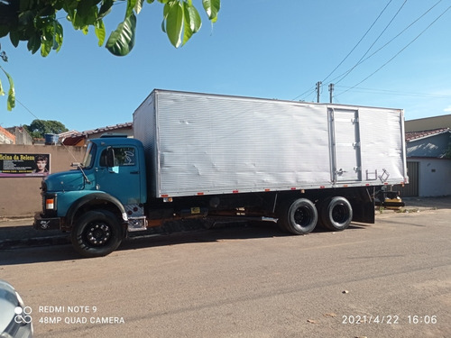 Mercedes Benz 1513 Baú