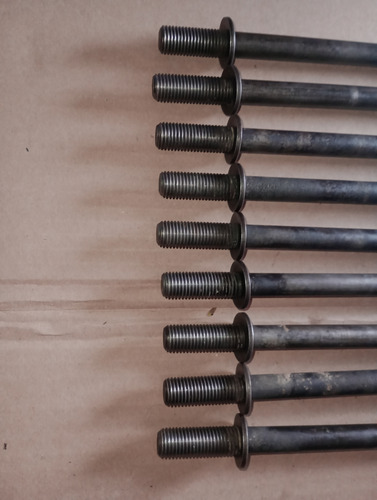 Tornillo Cabeza De Motor Honda Acord 96 2.2l (Usado)