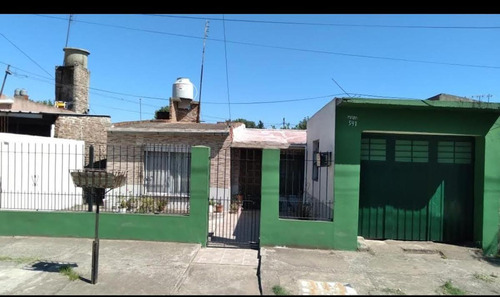 Casa En Venta - 3 Dormitorios 1 Baño 1 Cochera - 312mts2 - Pontevedra, Merlo