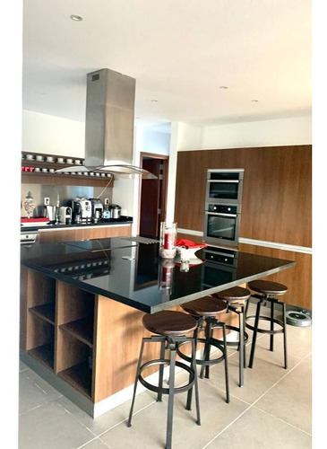 Casa En Venta De 3 Dormitorios En La Tahona
