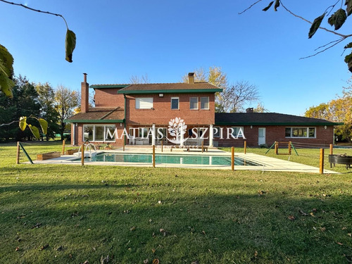 Casa En Venta En Los Puentes