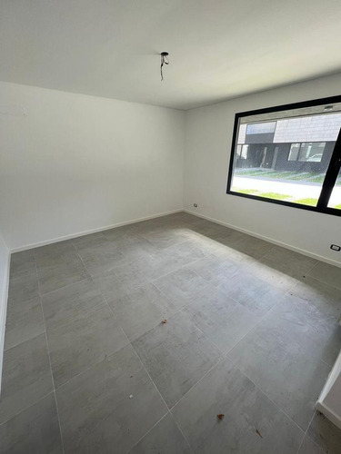 Imagen 7 de 13 de Alquiler Duplex 4 Ambientes - Parque Leloir