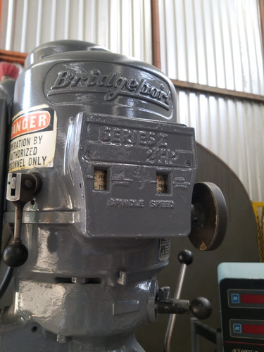 Fresadora Vertical Bridgeport Series I-2hp (Usado)
