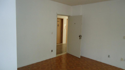 Ótimo Apartamento Com 2 Quartos (1 Suíte) Na Orla De Boa Viagem - Ap0153