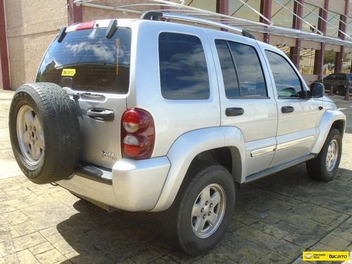 Jeep Cherokee 4x4 - Automática