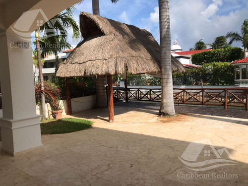 Casa En Venta En Isla Dorada Cancun / Codigo: N-tcs5160
