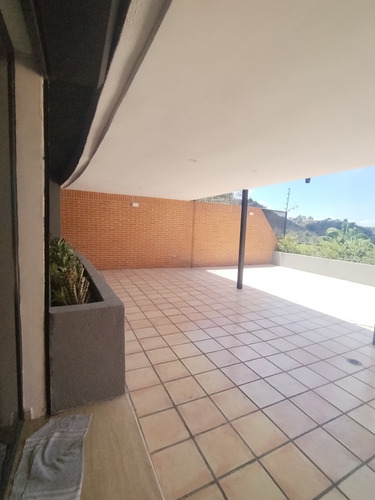 Apartamento En Alquiler El Peñon. Semi Equipado Con Terraza