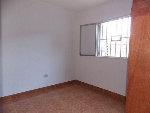 Casa 2 Dormitorios Y Cochera En Barrio Punta Norte