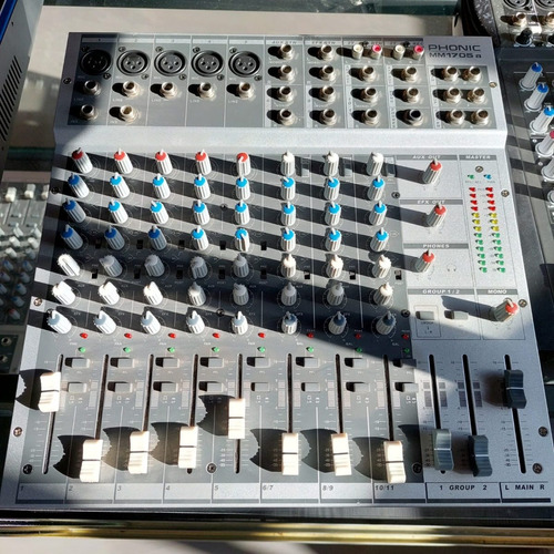 Consola Mixer Phonic Mm1705a 5 Canales (Reacondicionado)