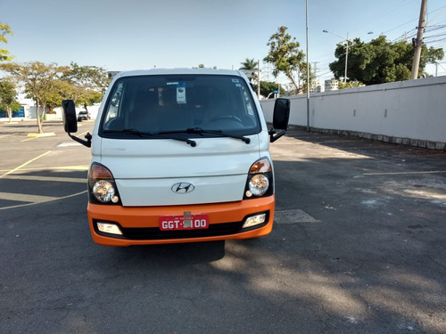 Hyundai Hr 2017 Com Carroceria - Único Dono - Pneus Novos