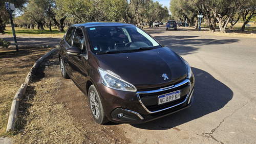 Peugeot 208 1.6 Feline