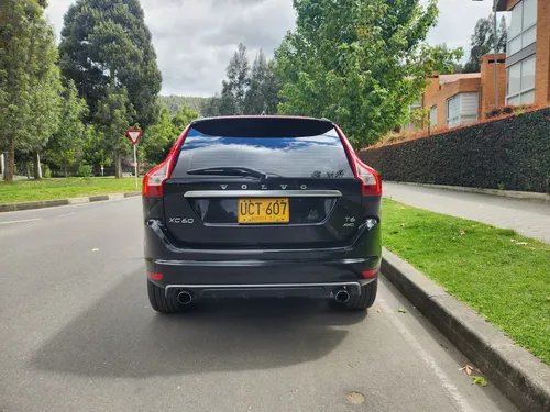 Volvo XC60 T6 R-Design Awd At 3.0 Cc 2015