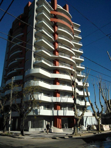 Departamento En Venta De 1 Dormitorio C/ Cochera En Monte Grande