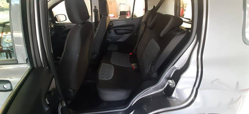 Imagem 4 de 8 de Fiat Uno 1.0 Fire Flex Attractive Manual