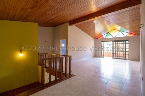 Casa En Venta Con Amplias Áreas Verdes Con Piscina Colinas De Carrizal, Carrizal Altos Mirandinos