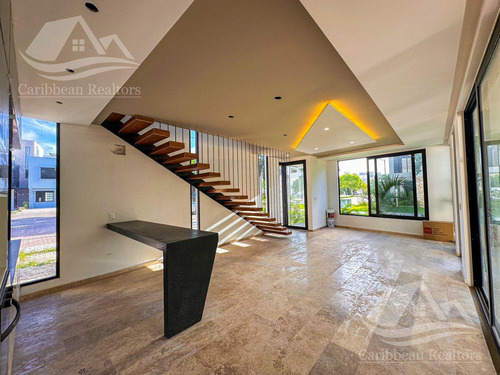 Casa En Venta Arbolada Cancún
