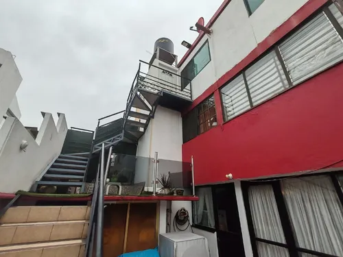 Casa Sola Con Departamento Independiente A Un Costado De Uvm Coyoacán